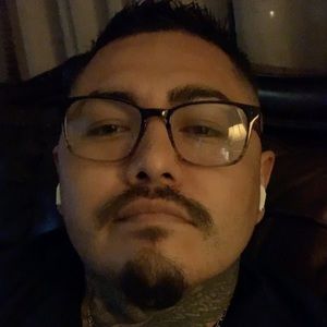 Meet your Posher, Carlos